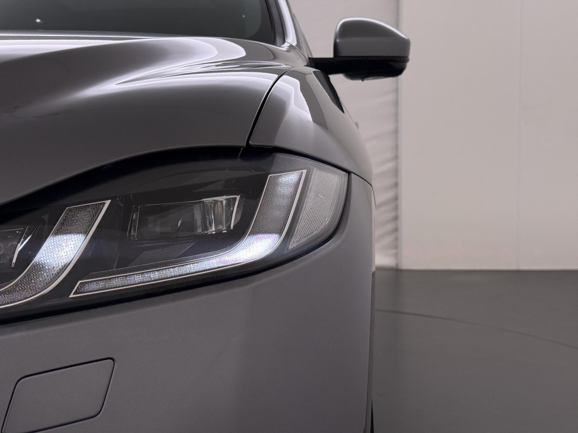 Foto van Jaguar Jaguar F-pace
