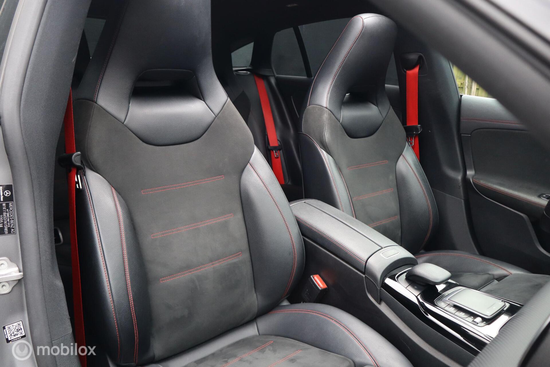 Foto van Mercedes-Benz AMG Cla 45