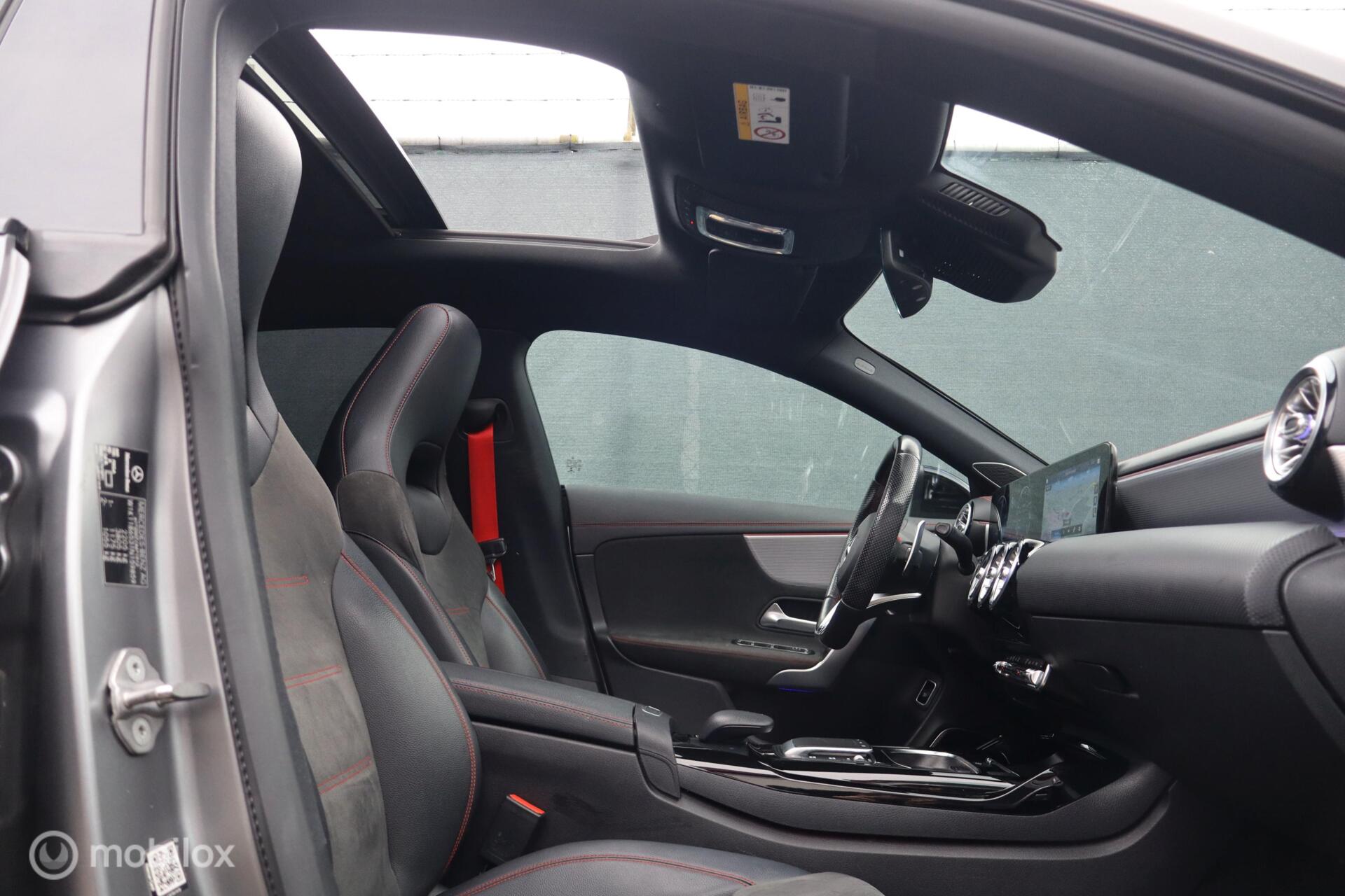 Foto van Mercedes-Benz AMG Cla 45