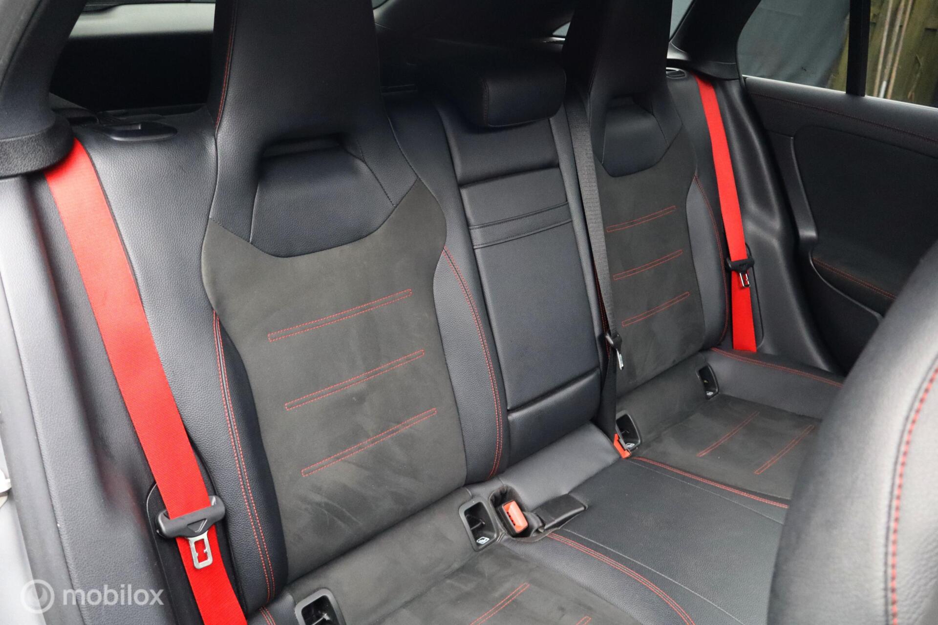 Foto van Mercedes-Benz AMG Cla 45