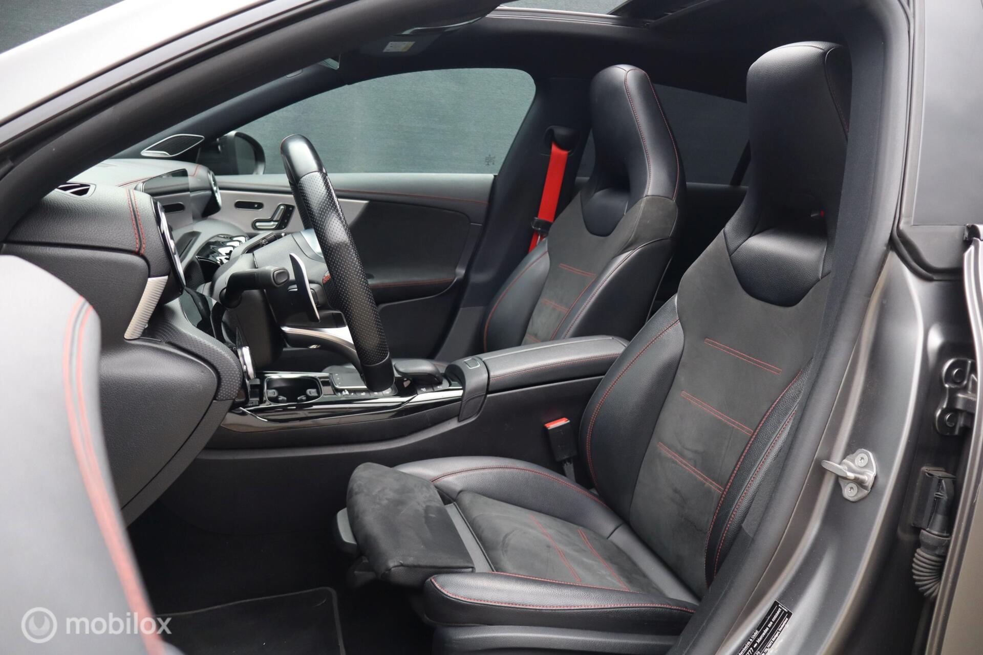 Foto van Mercedes-Benz AMG Cla 45