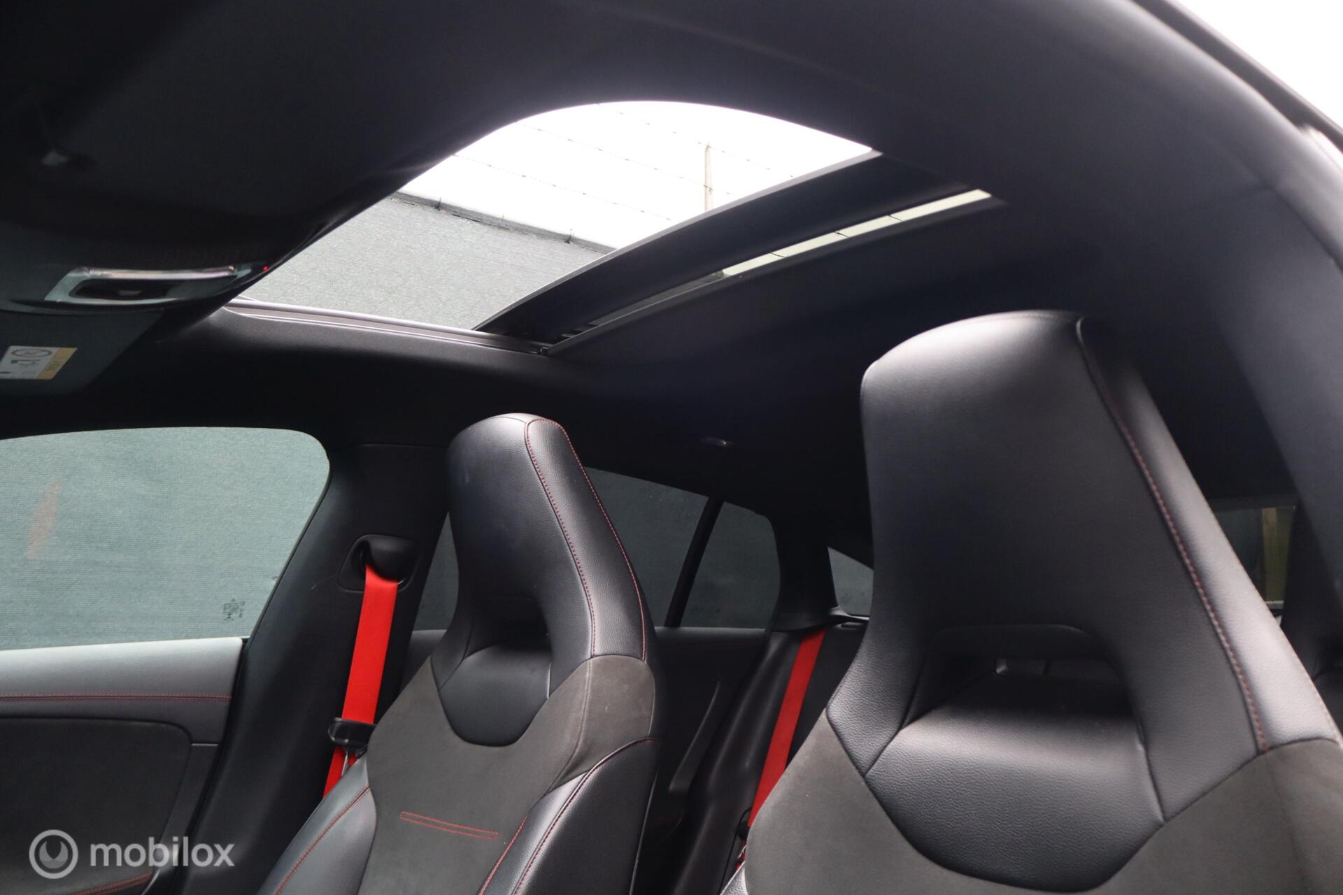 Foto van Mercedes-Benz AMG Cla 45