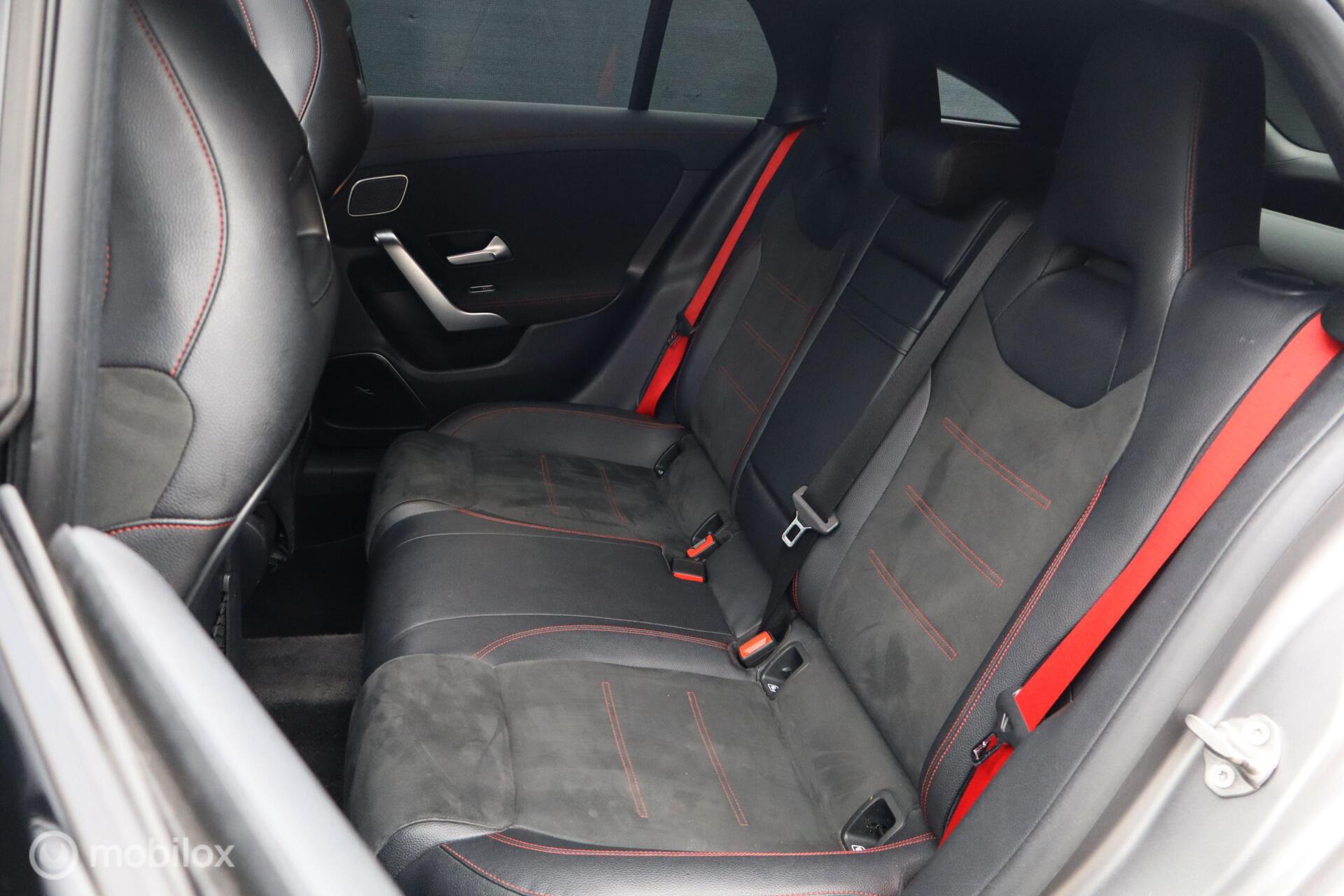 Foto van Mercedes-Benz AMG Cla 45