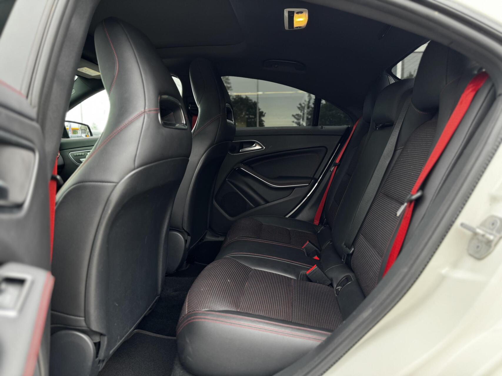 Foto van Mercedes-Benz AMG Cla 45