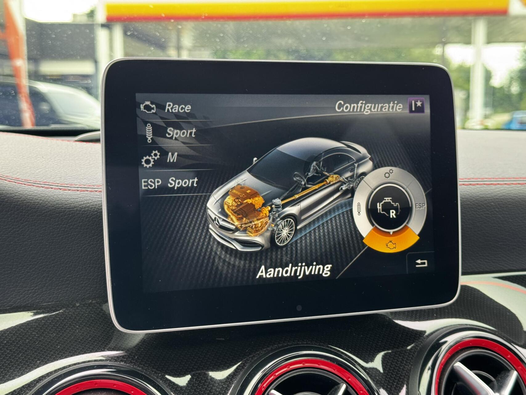 Foto van Mercedes-Benz AMG Cla 45
