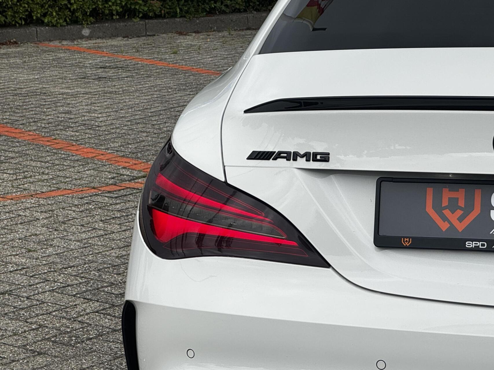 Foto van Mercedes-Benz AMG Cla 45