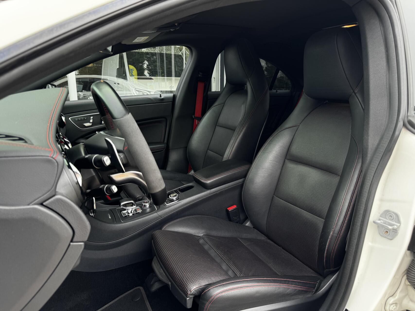 Foto van Mercedes-Benz AMG Cla 45