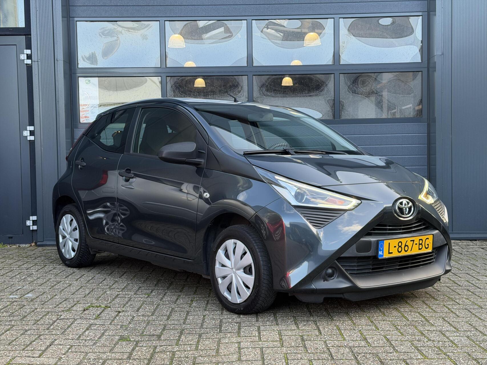 Toyota Toyota Aygo 1.0 VVT-i x-fun | Airco | Cruise | Zuinig 2021 - voorkant