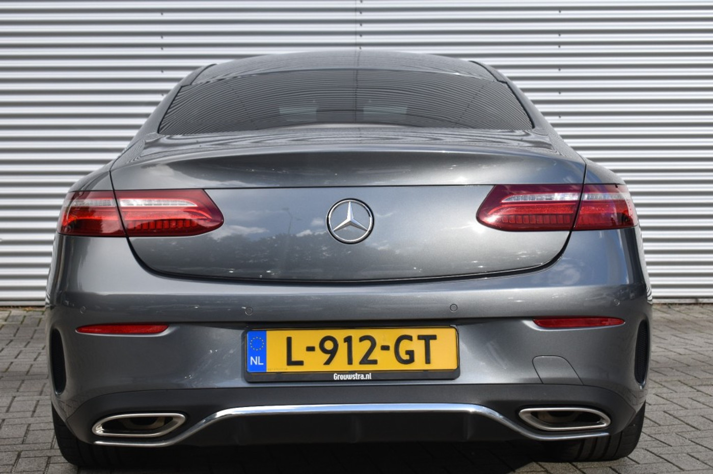 Foto van Mercedes-Benz E 200