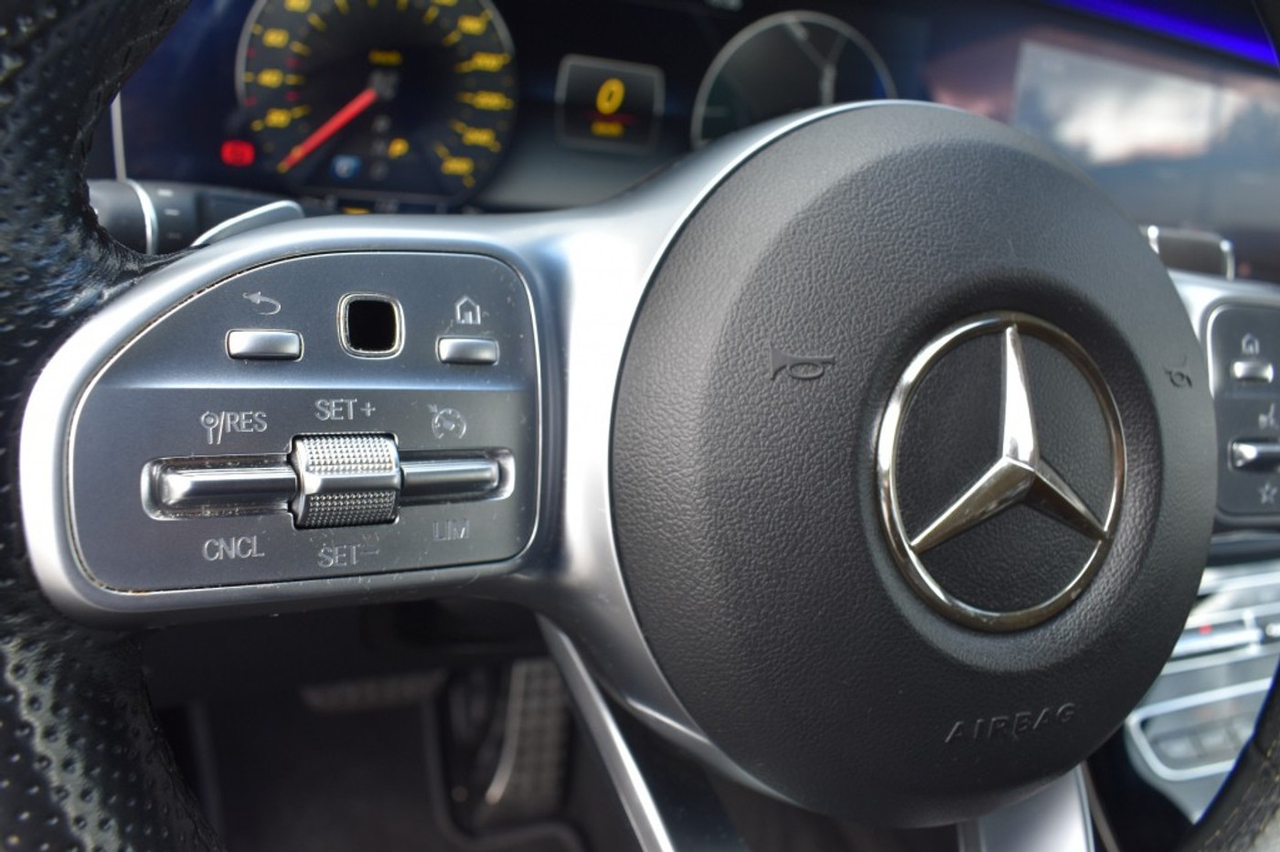 Foto van Mercedes-Benz E 200