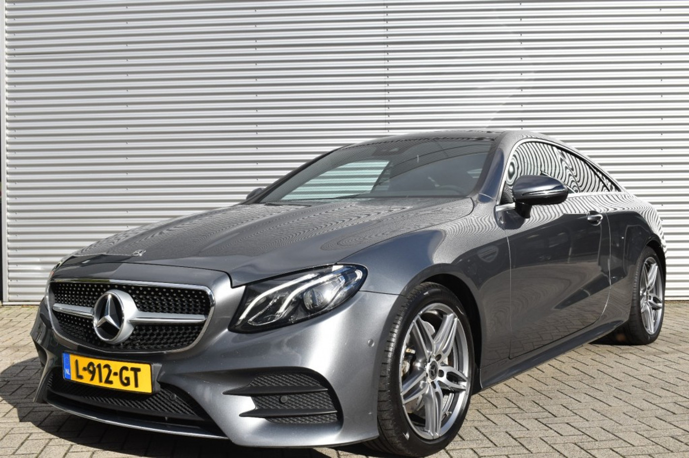 Mercedes-Benz E 200 COUPE 200 PREMIUM AMG STYLING / P.DAK / LEDER / WIDESCREEN 2020 - voorkant