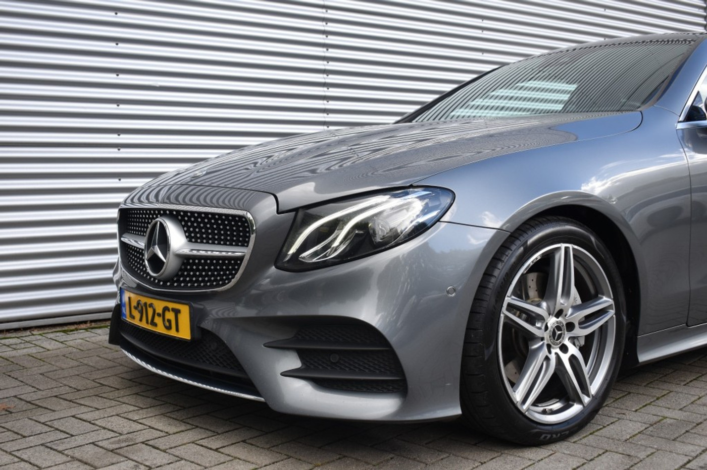 Foto van Mercedes-Benz E 200