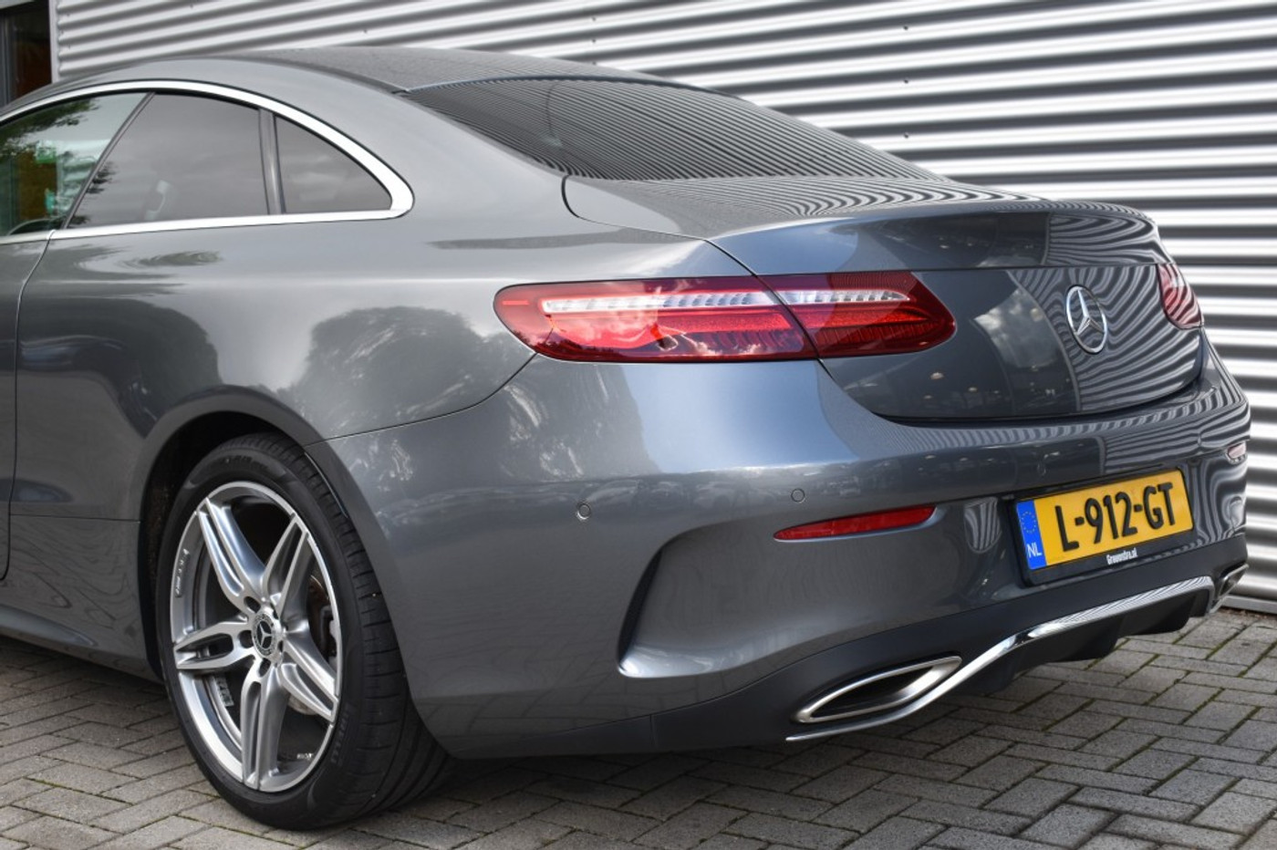 Foto van Mercedes-Benz E 200