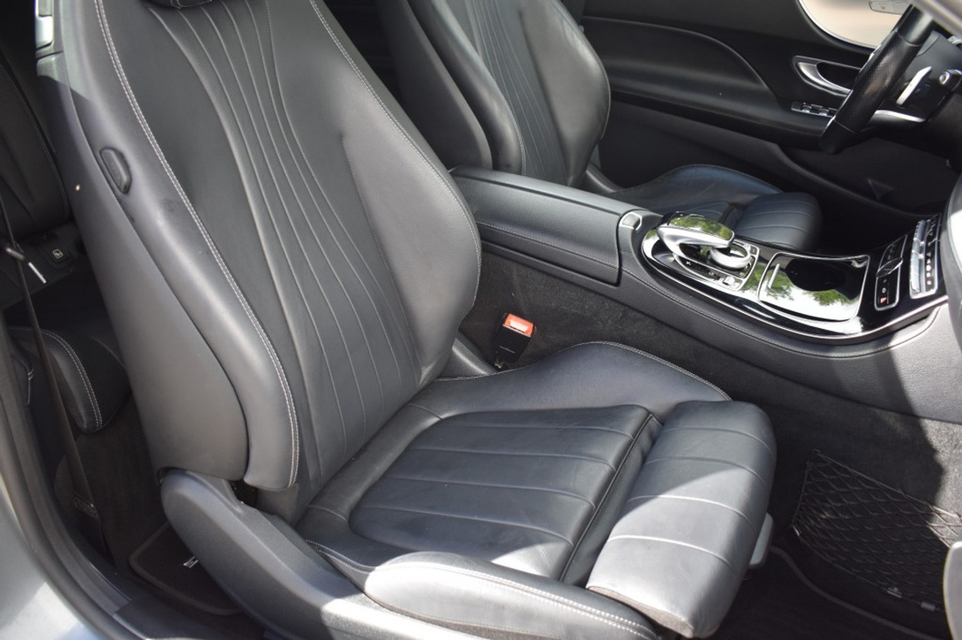 Foto van Mercedes-Benz E 200