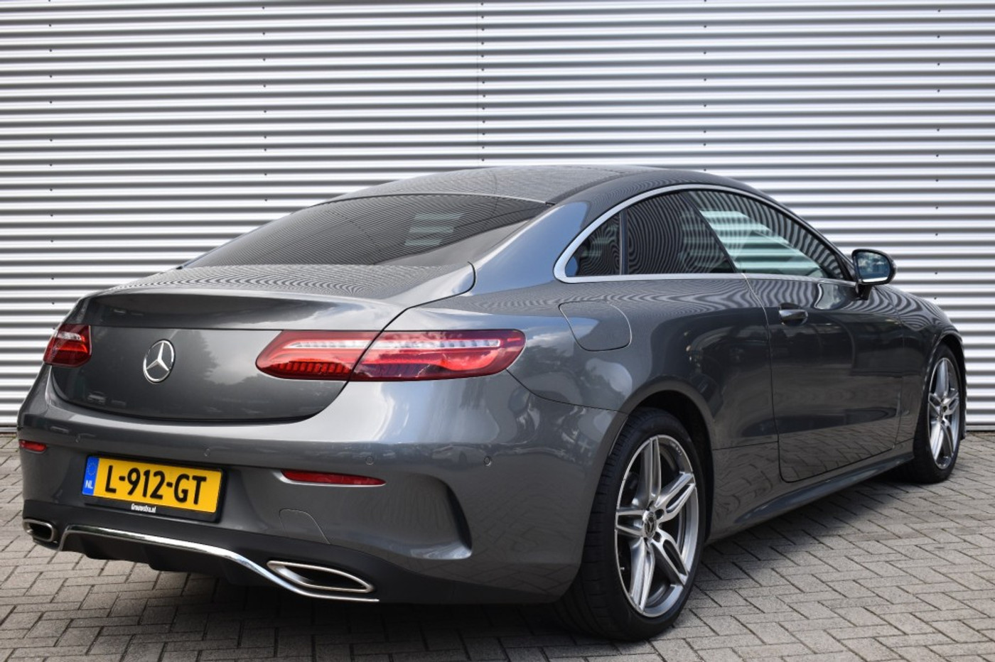 Foto van Mercedes-Benz E 200