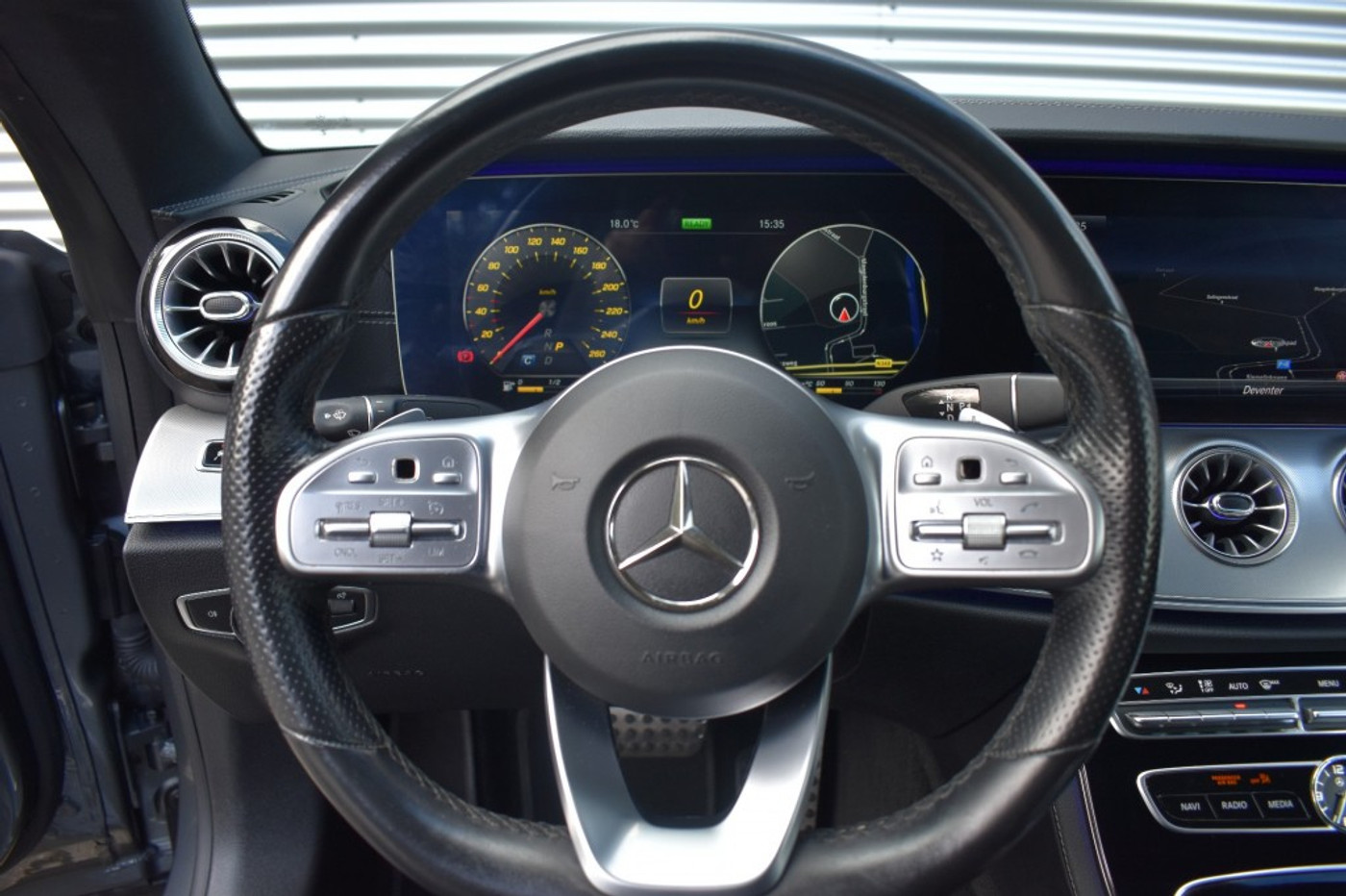 Foto van Mercedes-Benz E 200