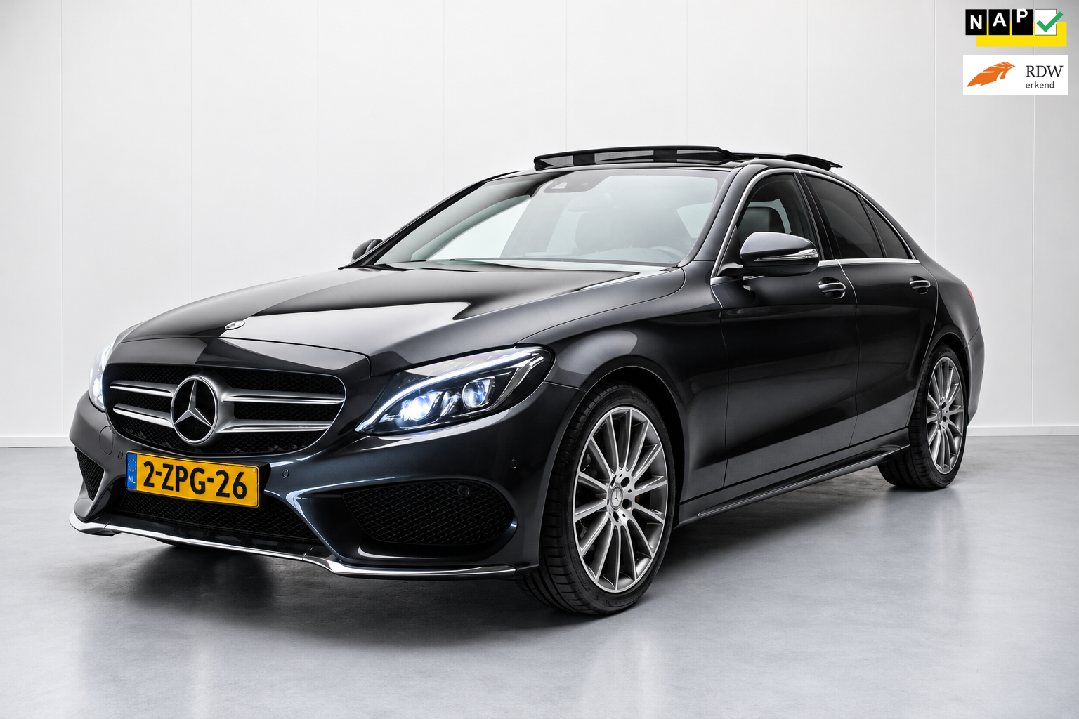 Mercedes-Benz C 180 180 AMG Aut NL-auto [ Panoramadak Sfeerverlichting Leder Stoelverwarming 19 Inch Full-LED ] 2015 - voorkant