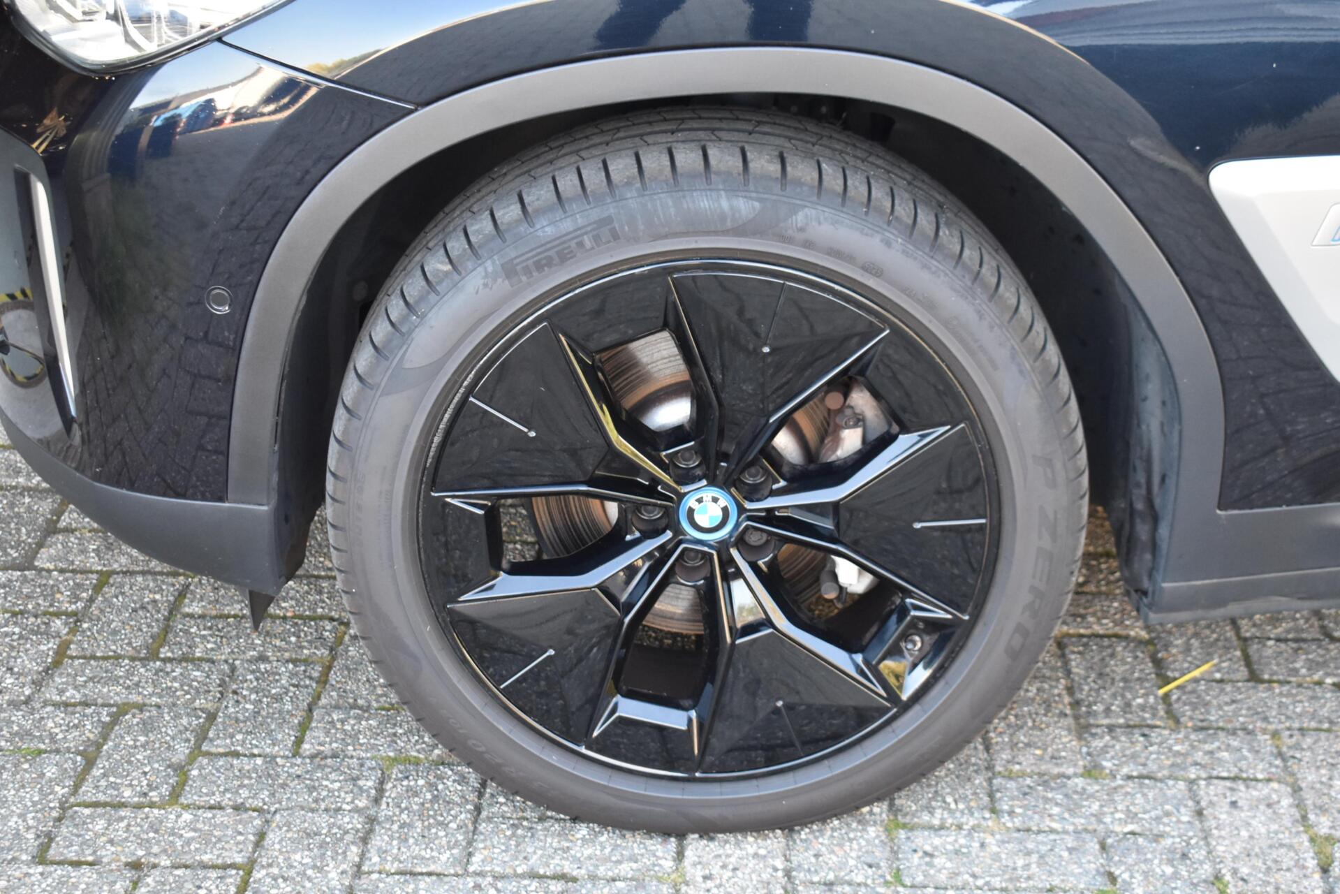 Foto van BMW Ix3
