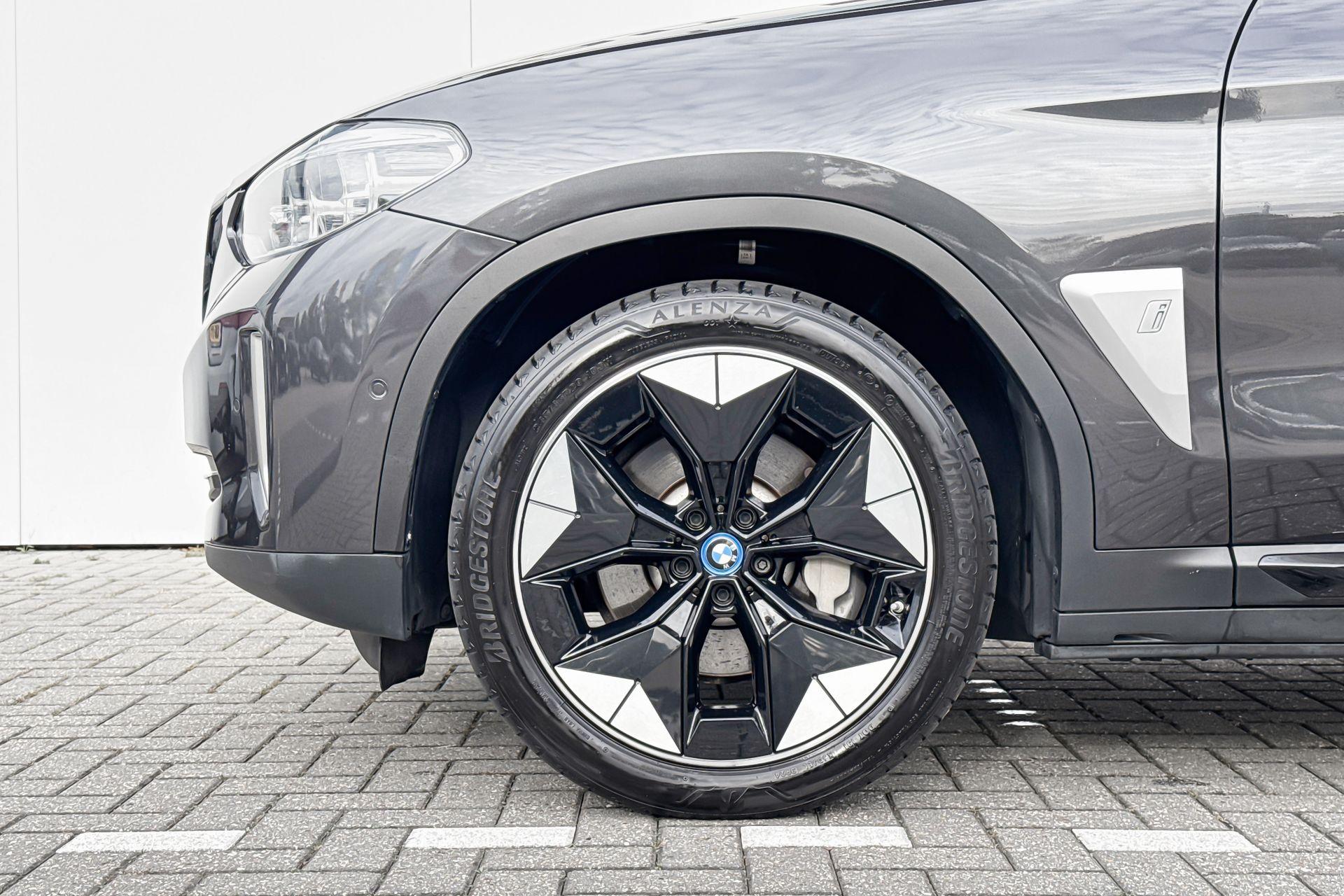 Foto van BMW Ix3