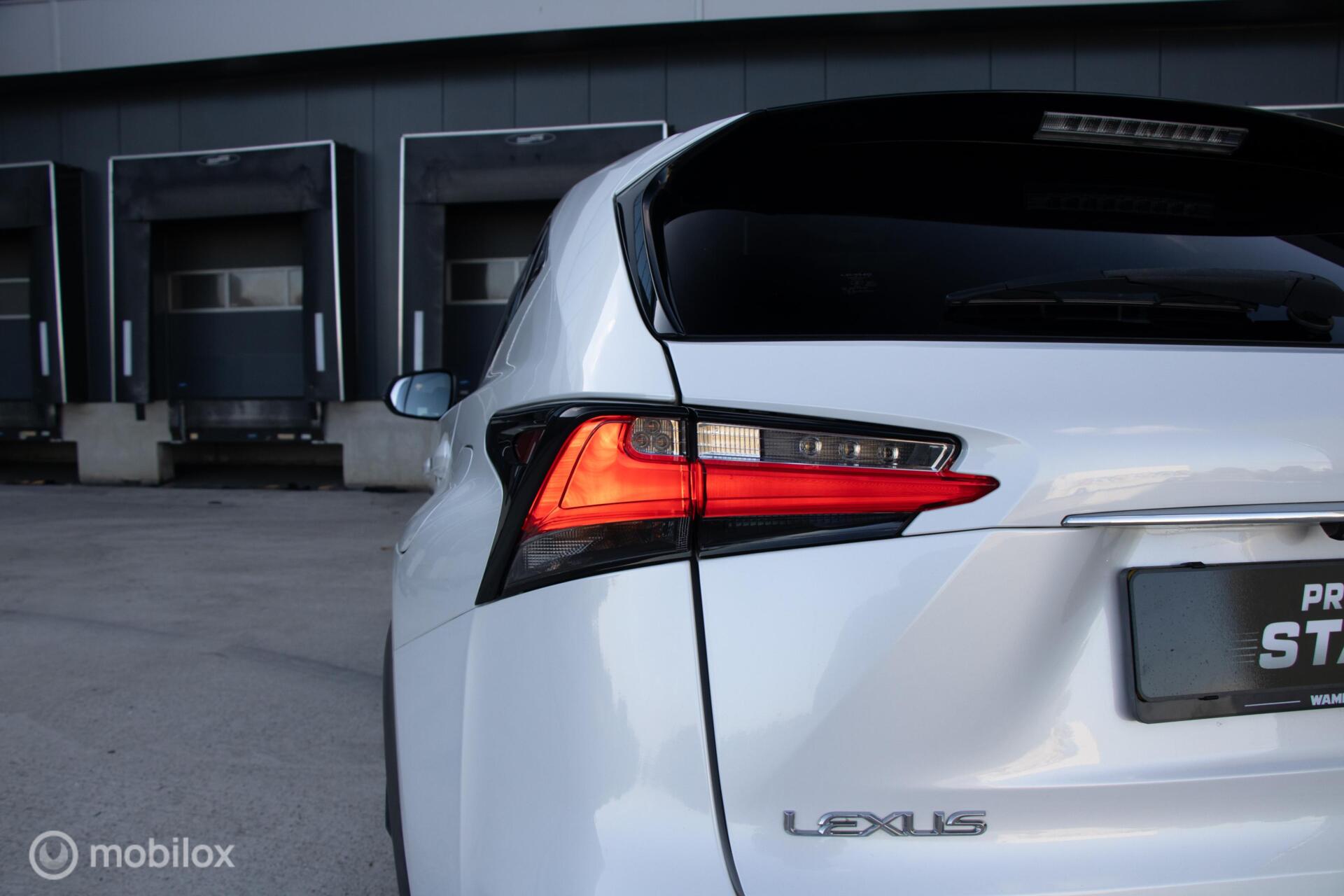 Foto van Lexus Lexus Nx300h
