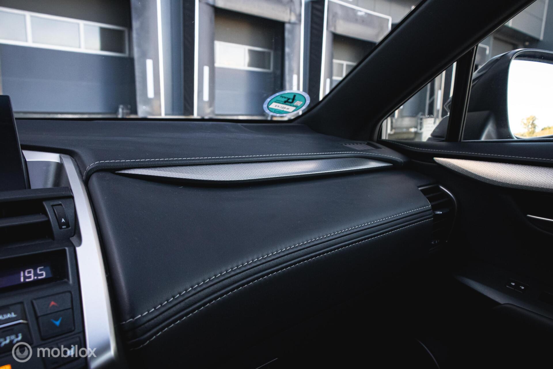 Foto van Lexus Lexus Nx300h