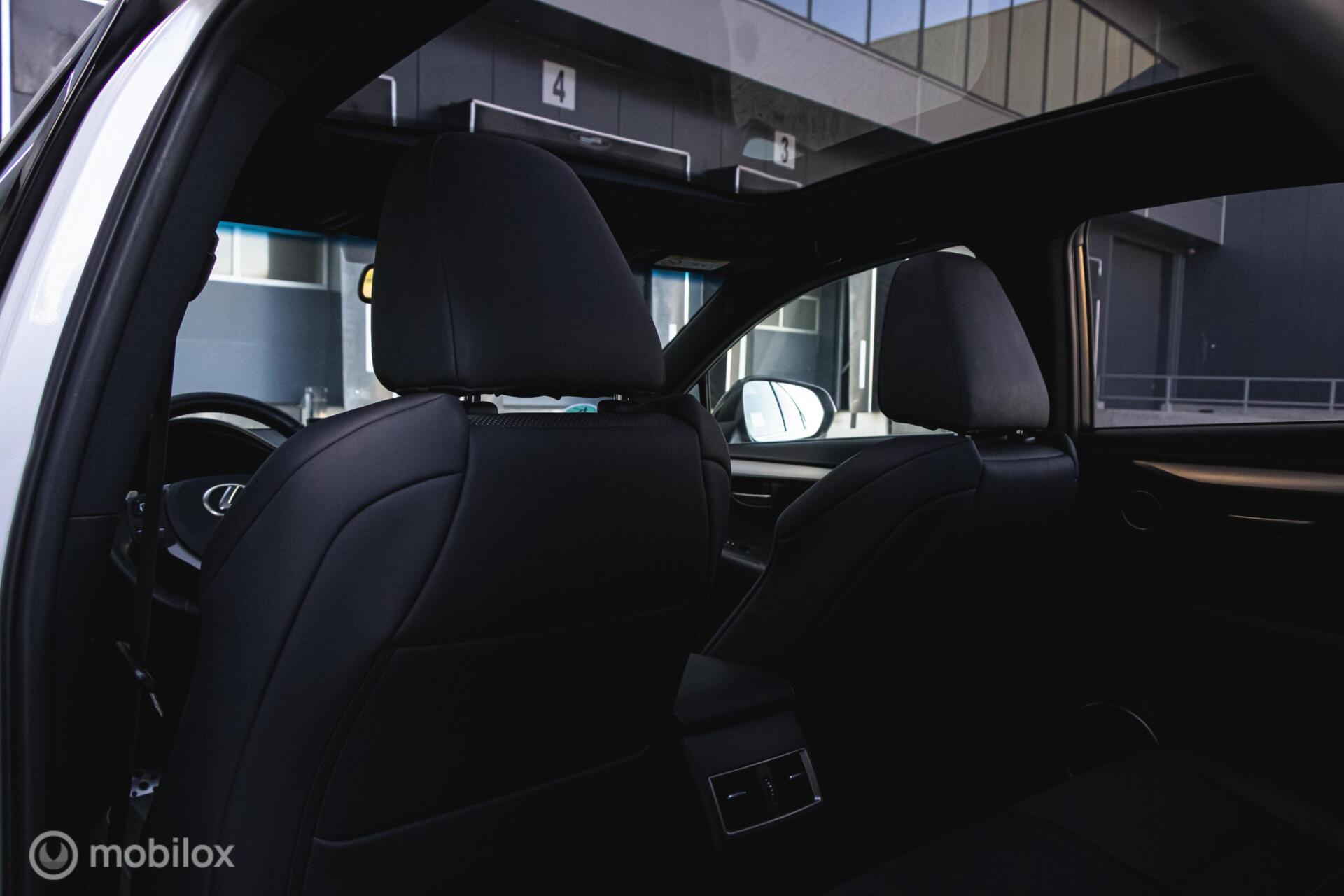 Foto van Lexus Lexus Nx300h
