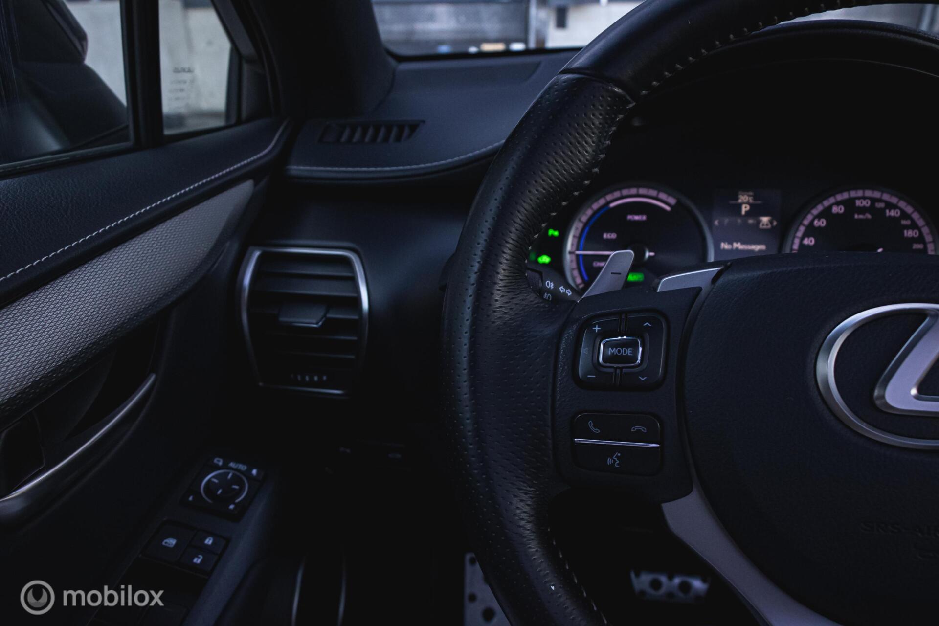 Foto van Lexus Lexus Nx300h