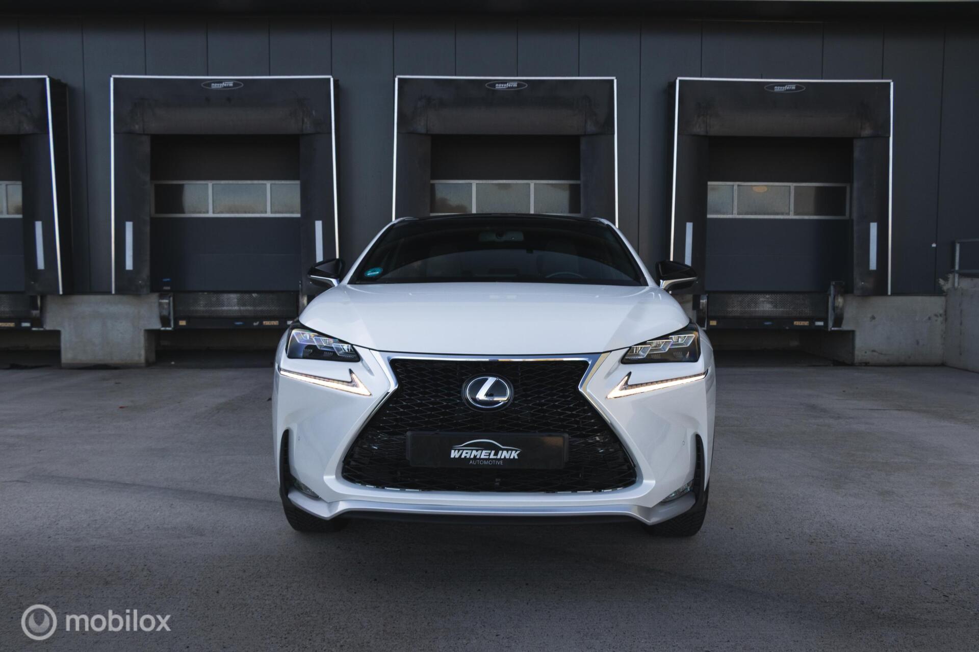 Foto van Lexus Lexus Nx300h