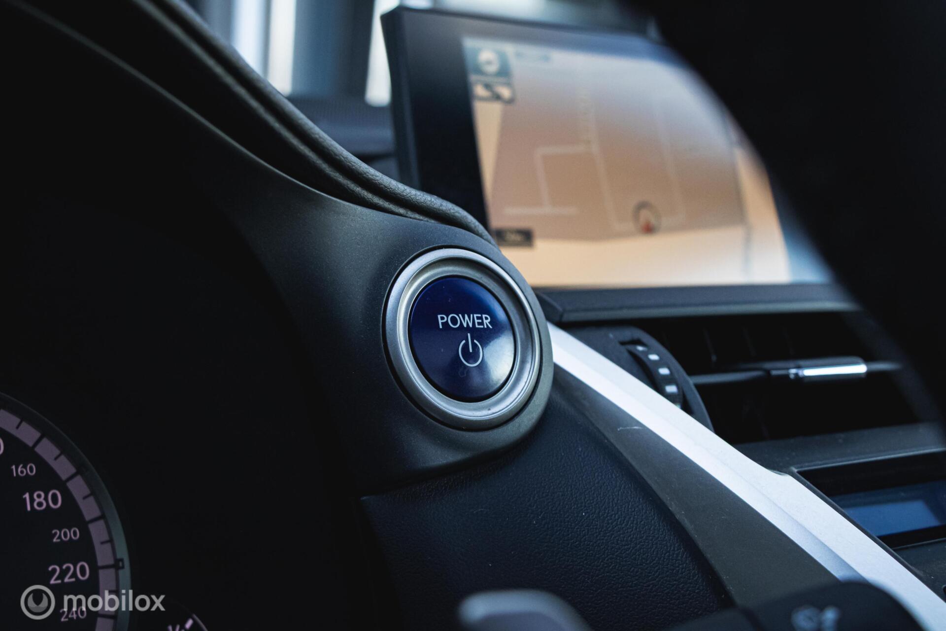 Foto van Lexus Lexus Nx300h
