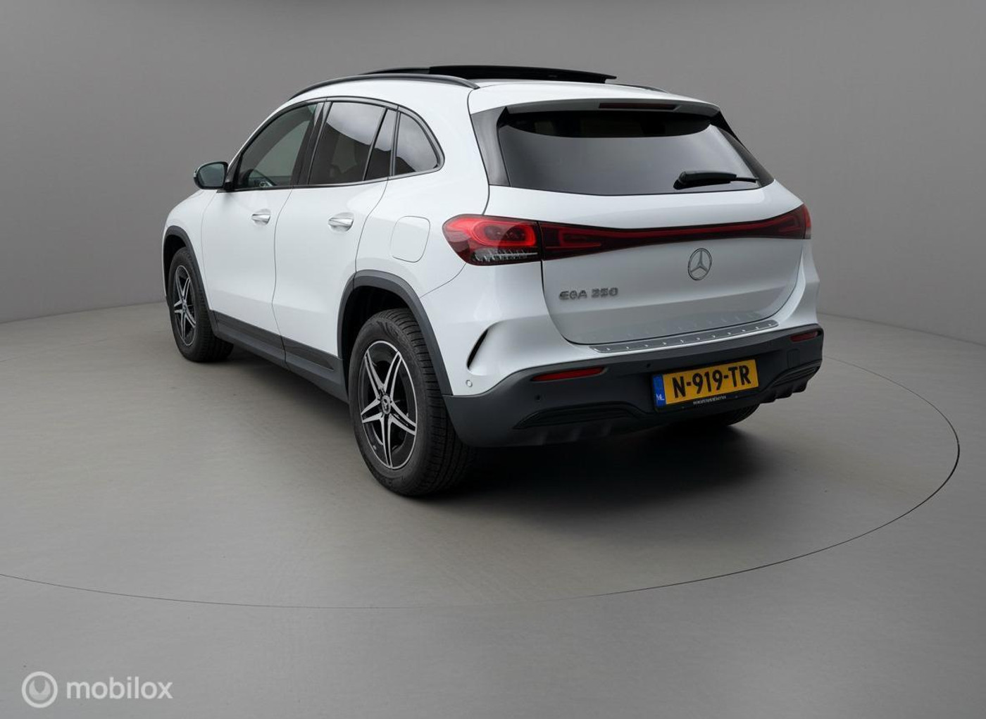 Foto van Mercedes-Benz Eqa