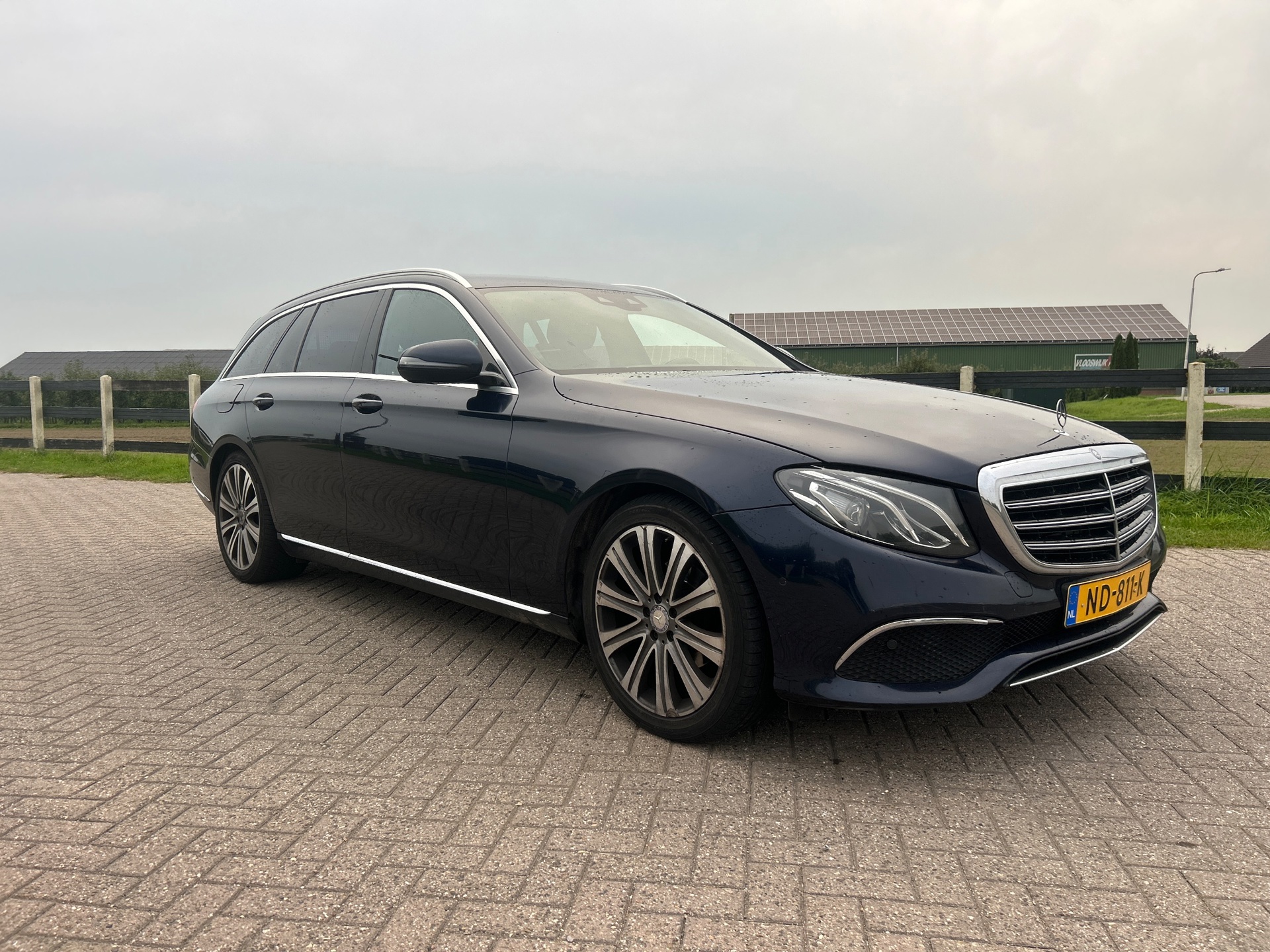 Foto van Mercedes-Benz E 220 D