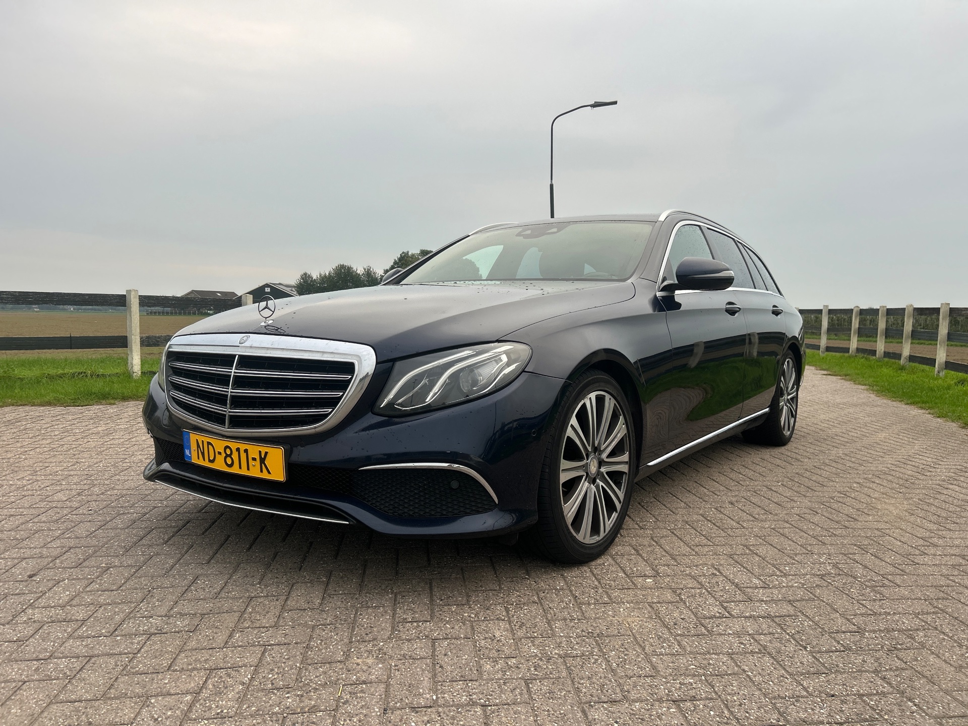 Foto van Mercedes-Benz E 220 D