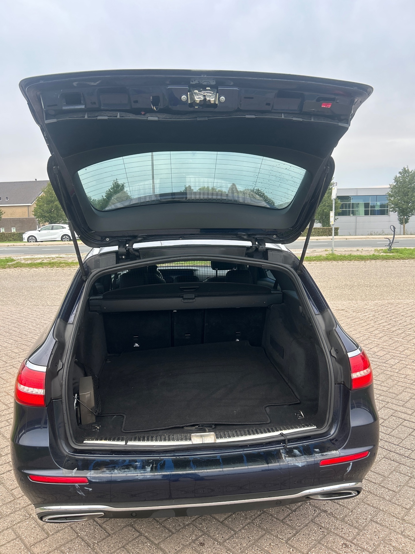 Foto van Mercedes-Benz E 220 D