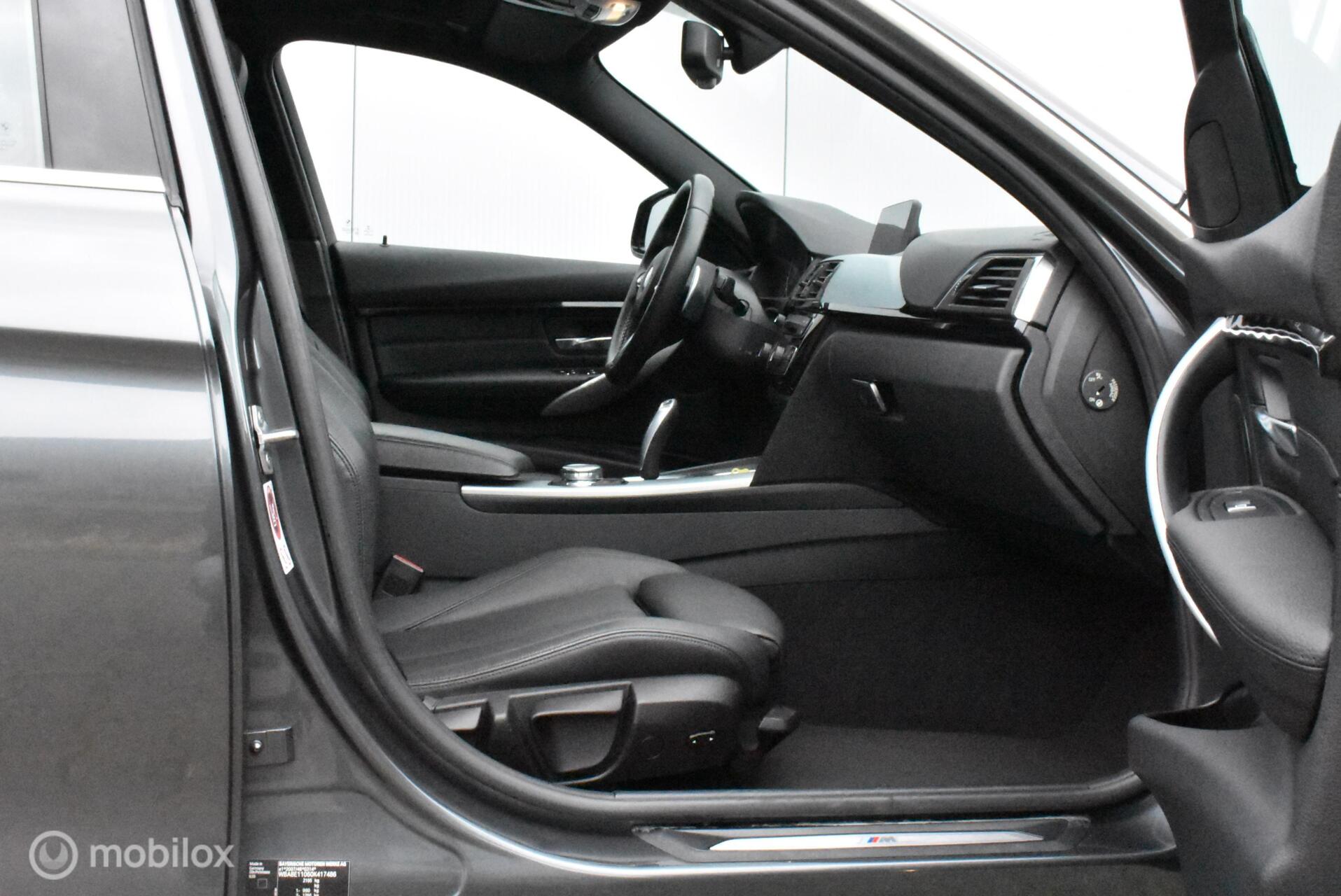 Foto van BMW 330e Iperformance