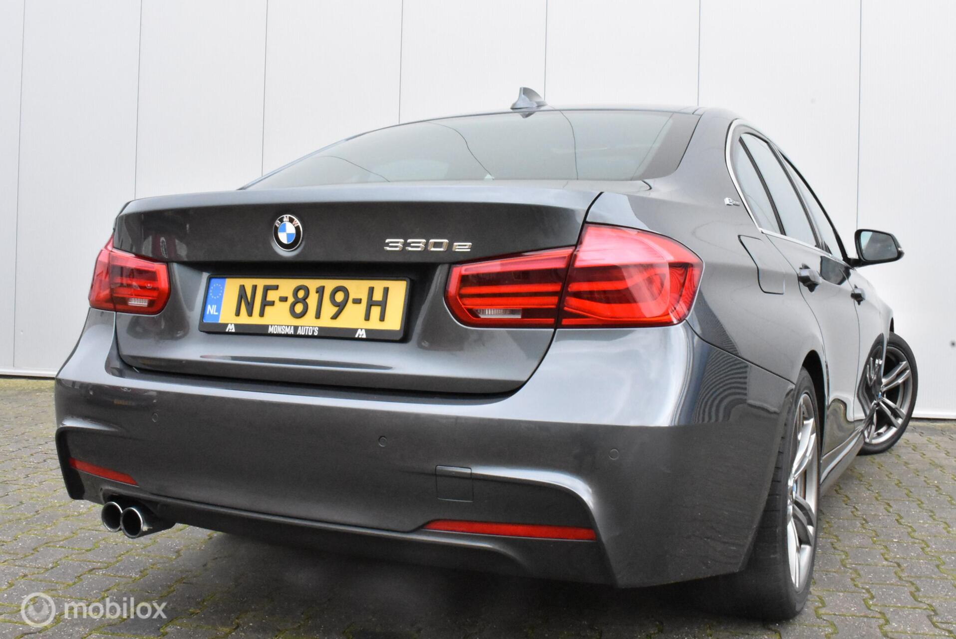 Foto van BMW 330e Iperformance