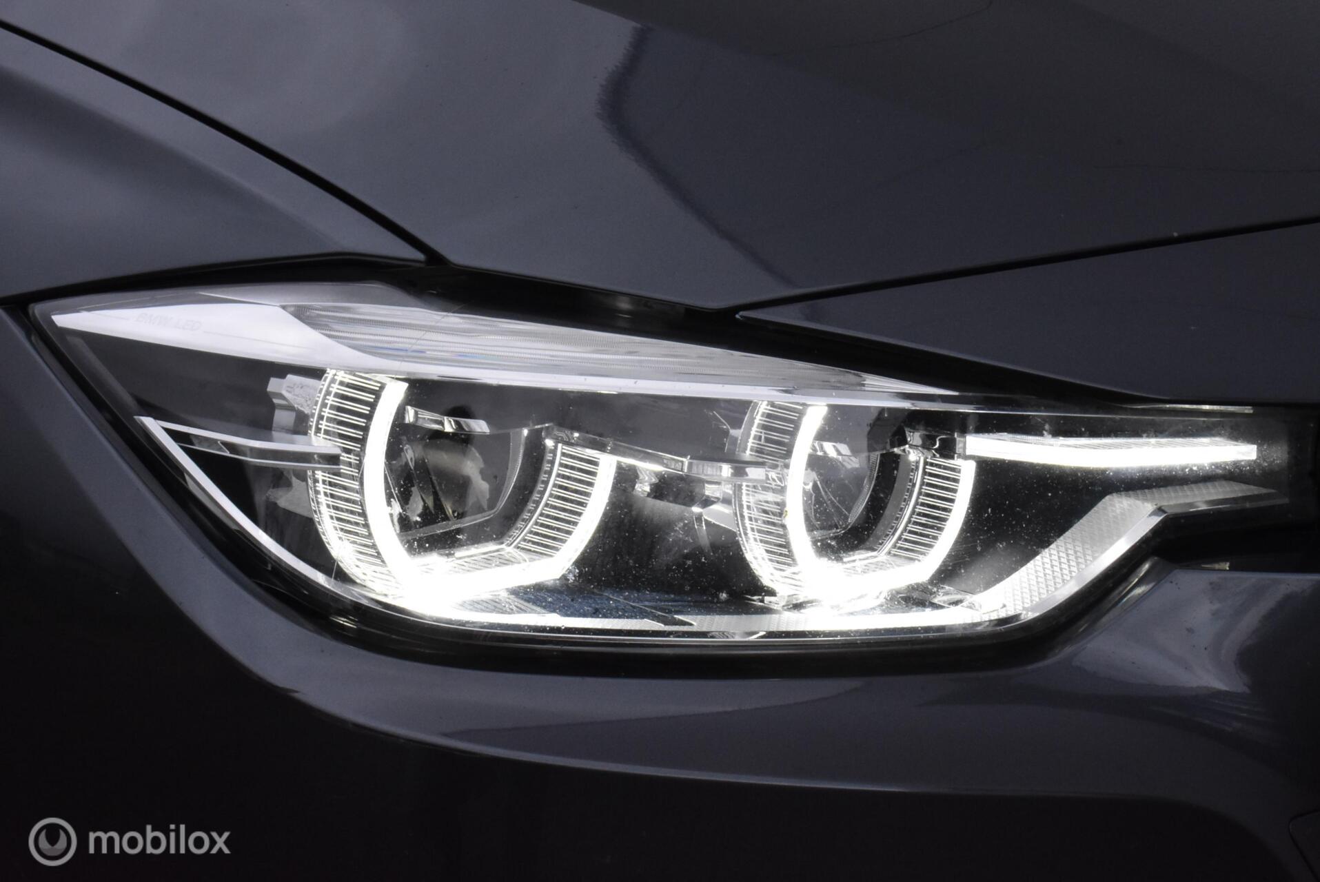Foto van BMW 330e Iperformance