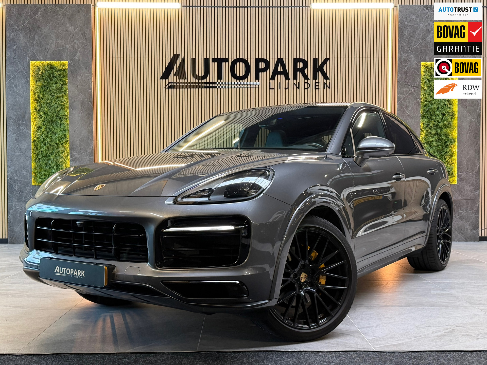 Porsche Cayenne E-hybrid 3.0 E-Hybrid PANO|BOSE|SOFTCLOSE|SPORTUITLAAT|KEYLESS|360 CAMERA|TREKHAAK|BOSE|22 INCH|90%SOH|BOMVOL! 2020 - voorkant