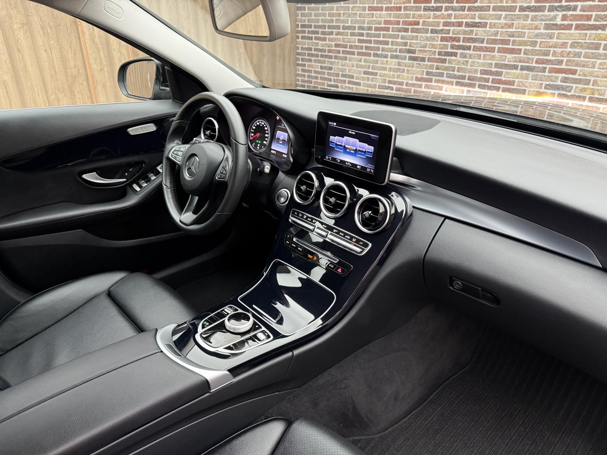 Foto van Mercedes-Benz C 200