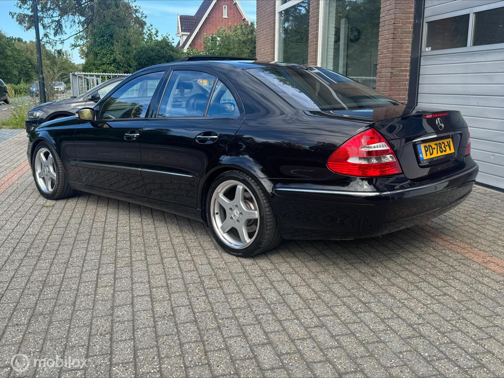 Foto van Mercedes-Benz E 500