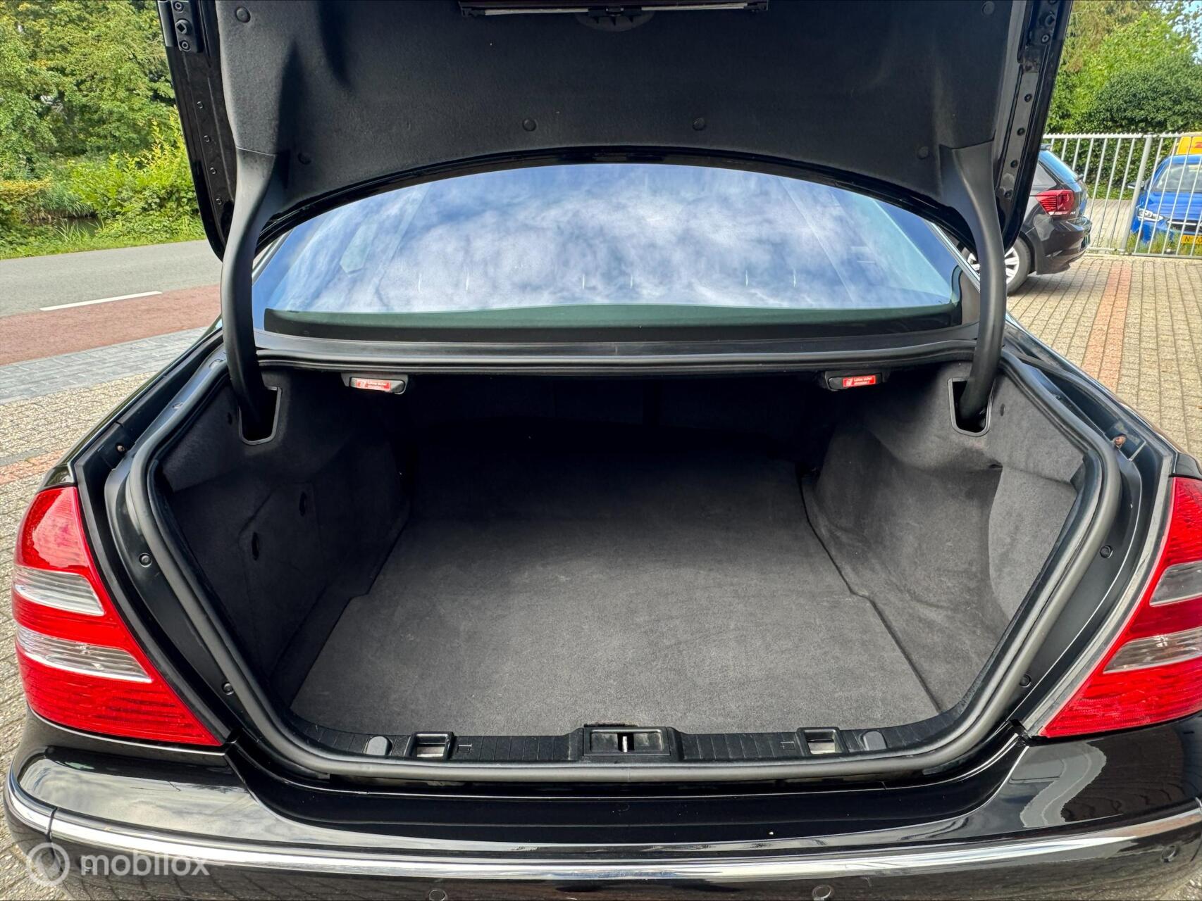 Foto van Mercedes-Benz E 500