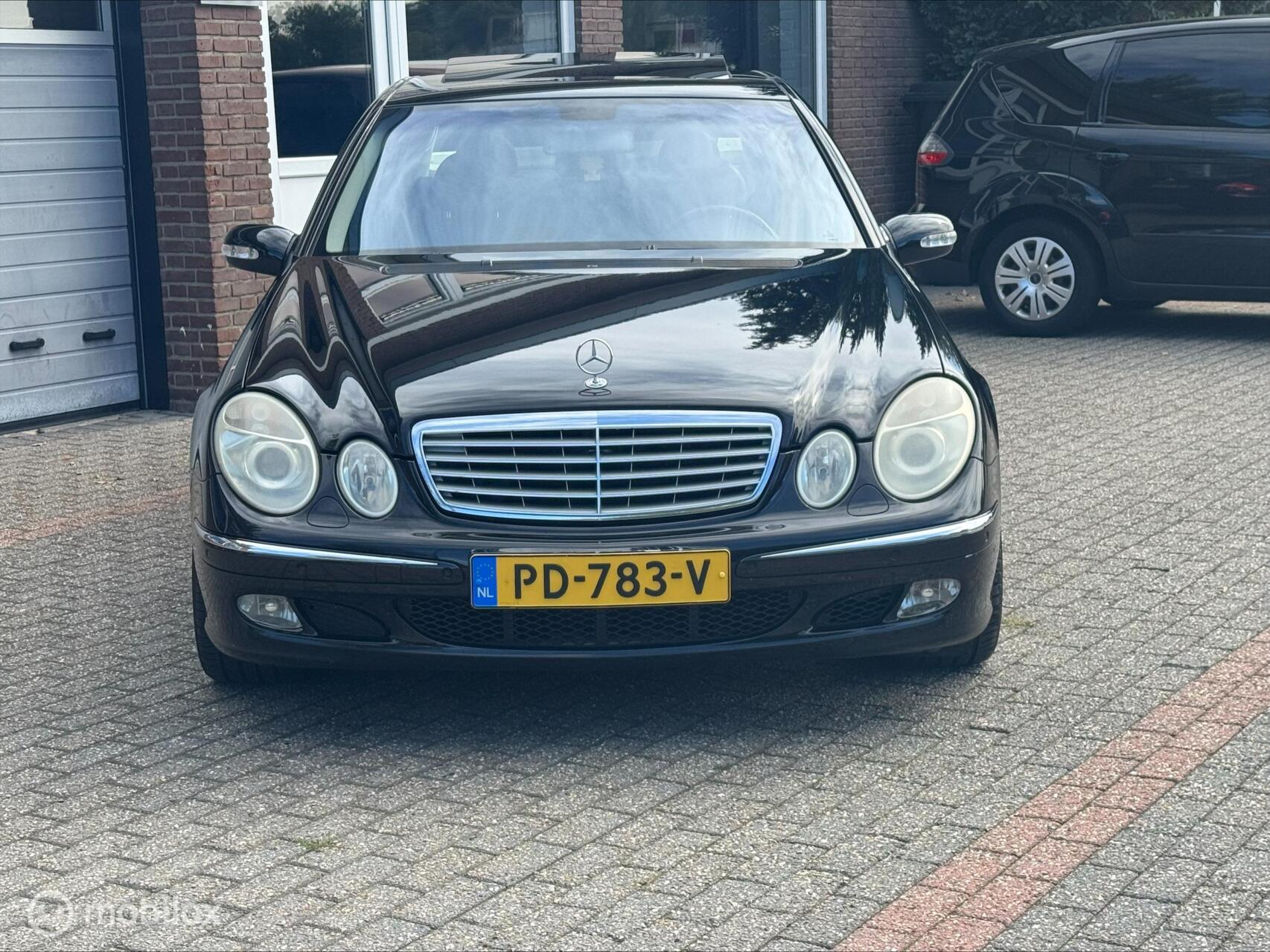 Foto van Mercedes-Benz E 500