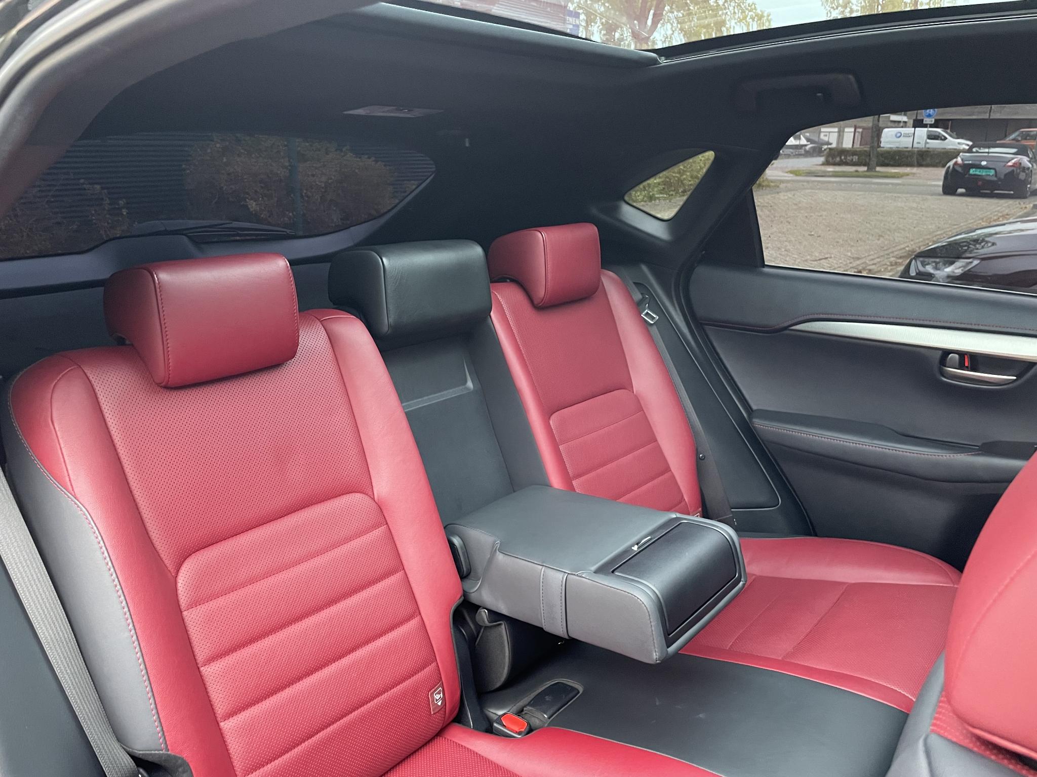 Foto van Lexus Lexus Nx300h
