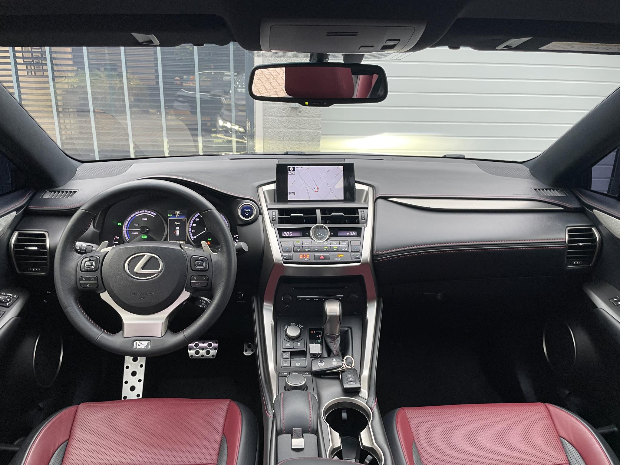 Foto van Lexus Lexus Nx300h