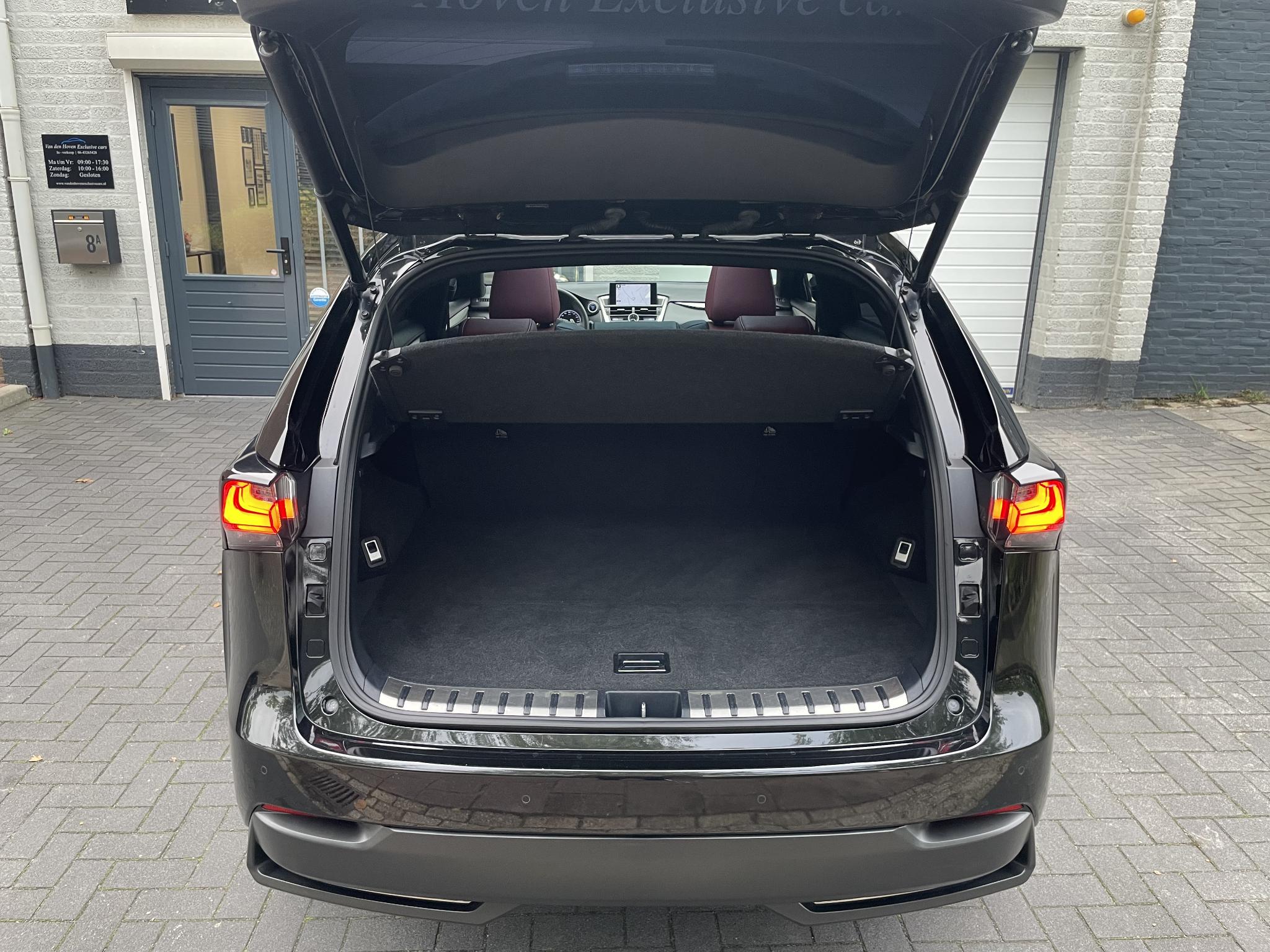 Foto van Lexus Lexus Nx300h