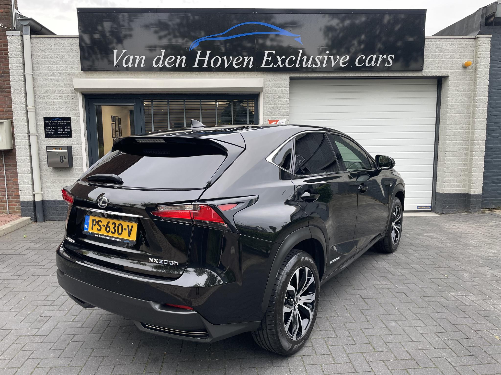 Foto van Lexus Lexus Nx300h