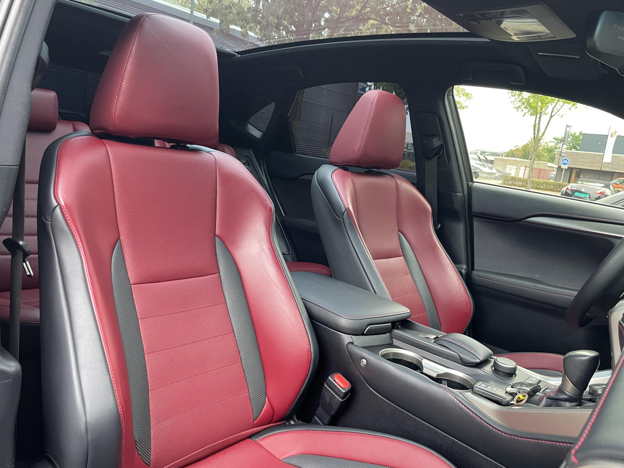 Foto van Lexus Lexus Nx300h