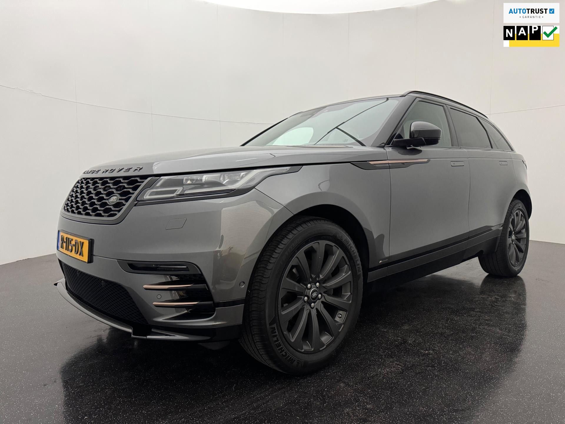 Land Rover Range Rover Velar 2.0 I4 AWD EURO6 AUT R-Dynamic HSE / Pano 2017 - voorkant