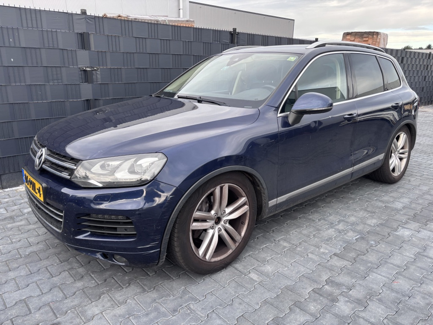 Volkswagen Touareg 3.0 TDI Highline HANDEL-EXPORT 2010 - voorkant