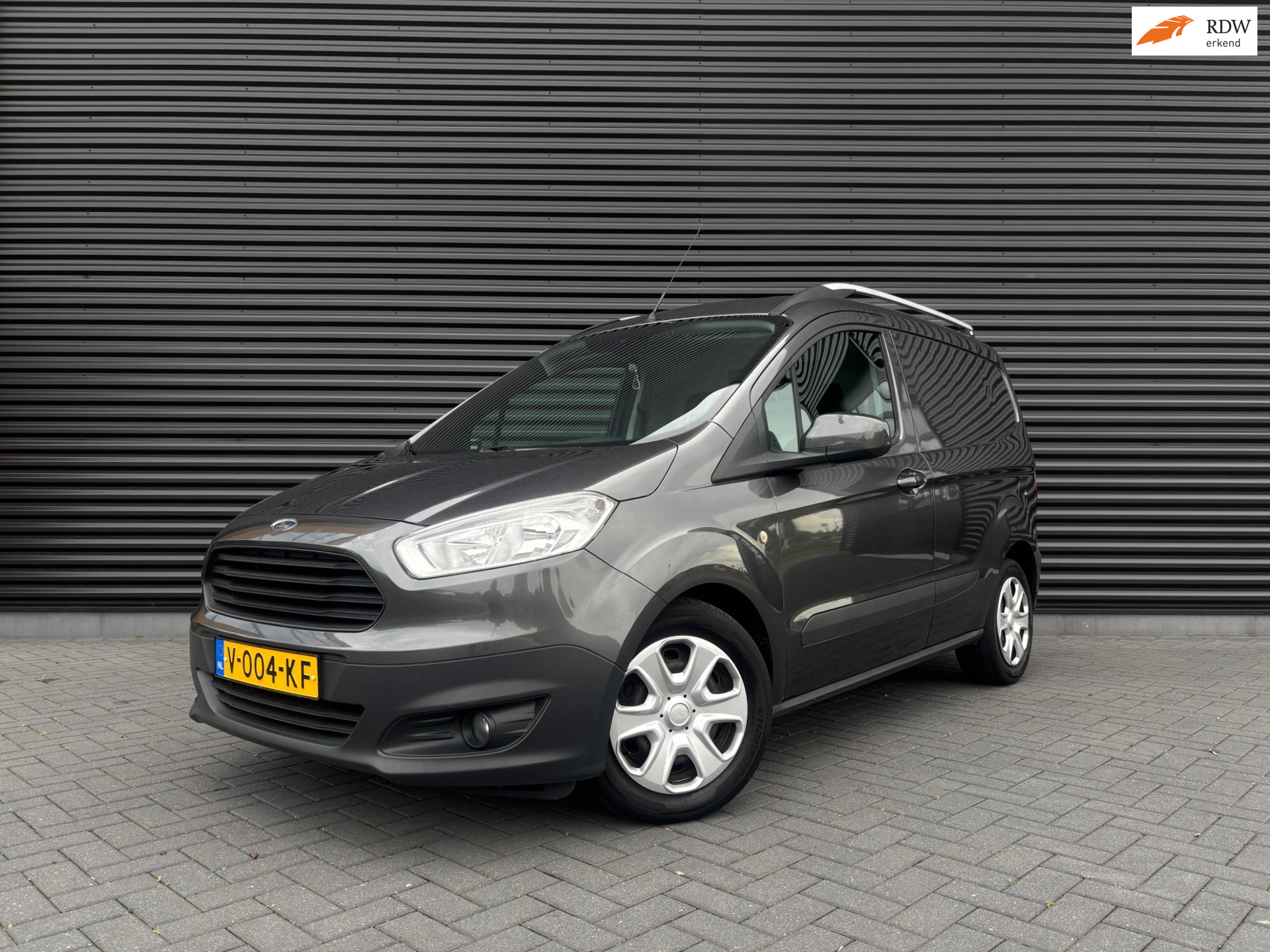 Ford Transit Courier 1.5 TDCI Trend 2017 - voorkant