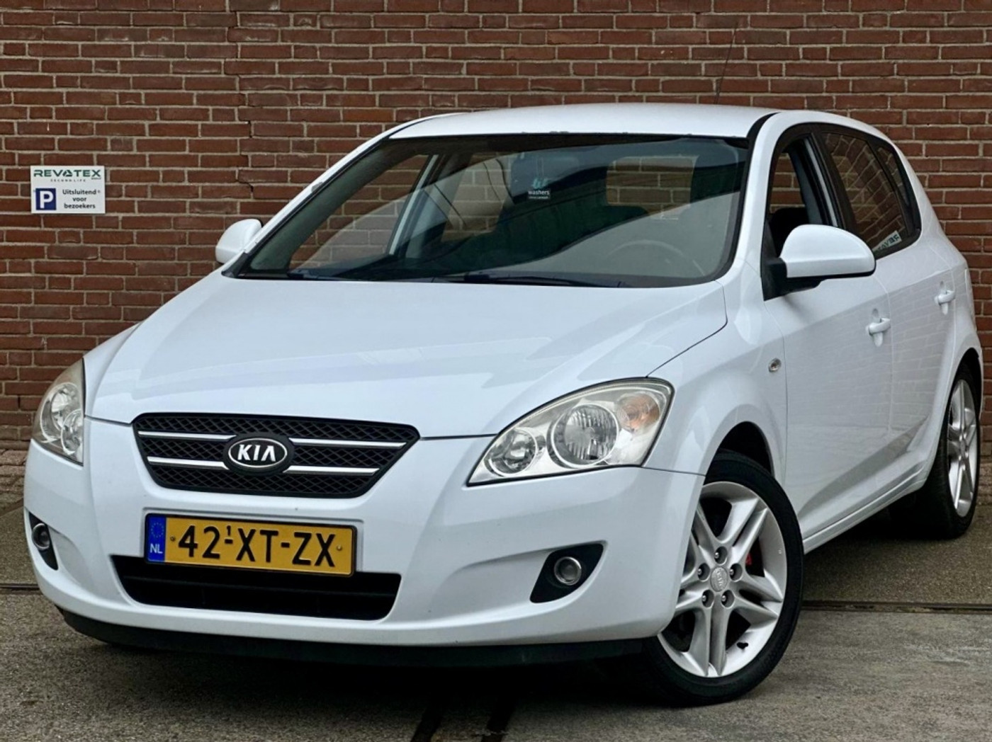Kia Cee D 1.6 X-ecutive |Airco |Stuurbkr |Nieuwe APK |NAP 2007 - voorkant